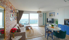 Blue Eye Apartment